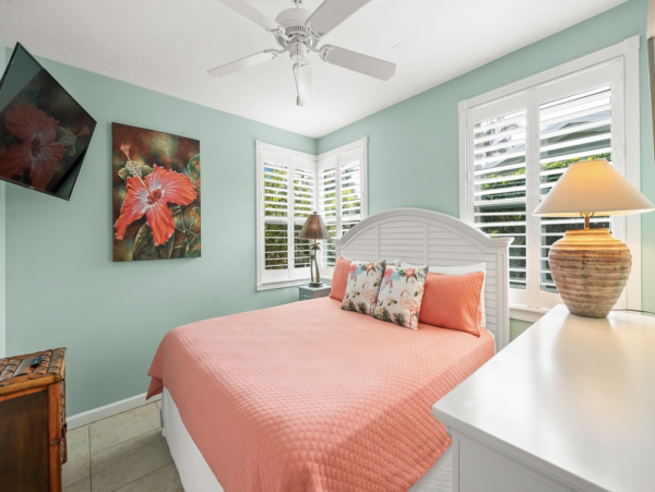 Holmes Beach Vacation Home with Pool 4 houses to beach